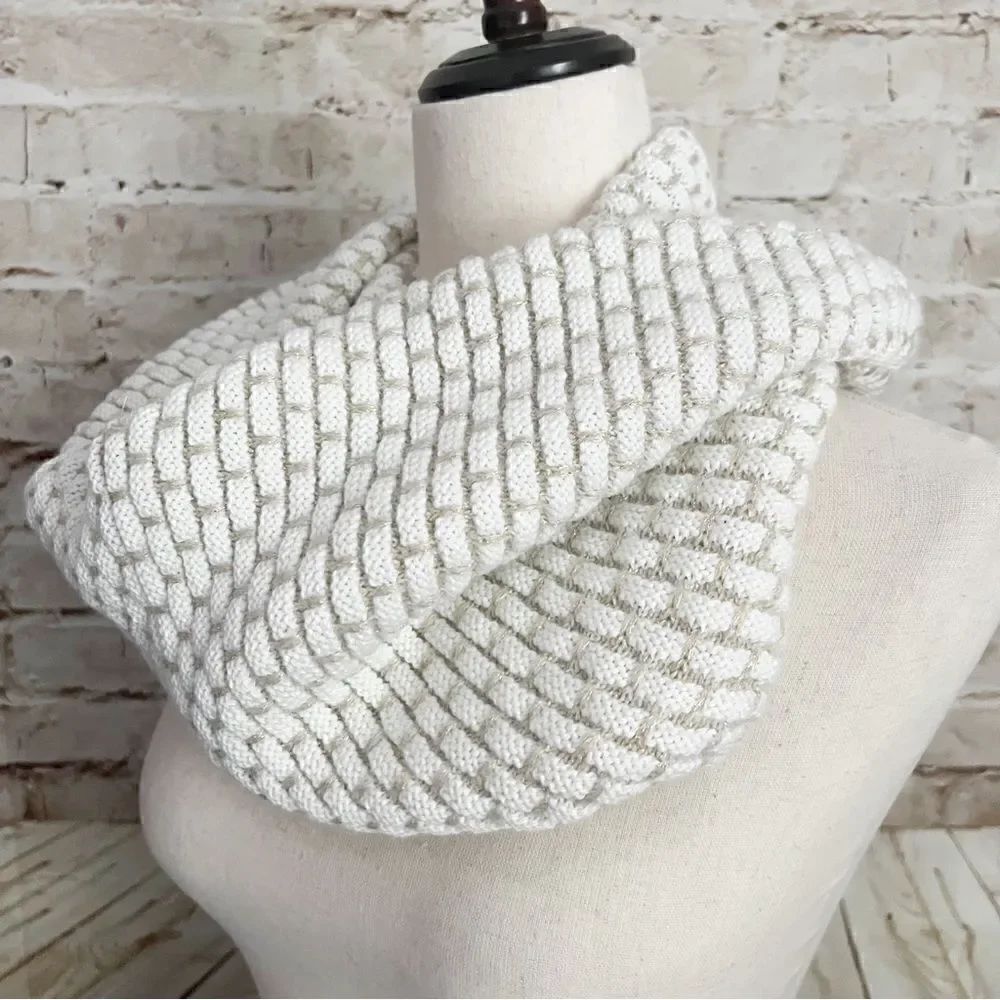 Calvin Klein chunky knit cowl scarf